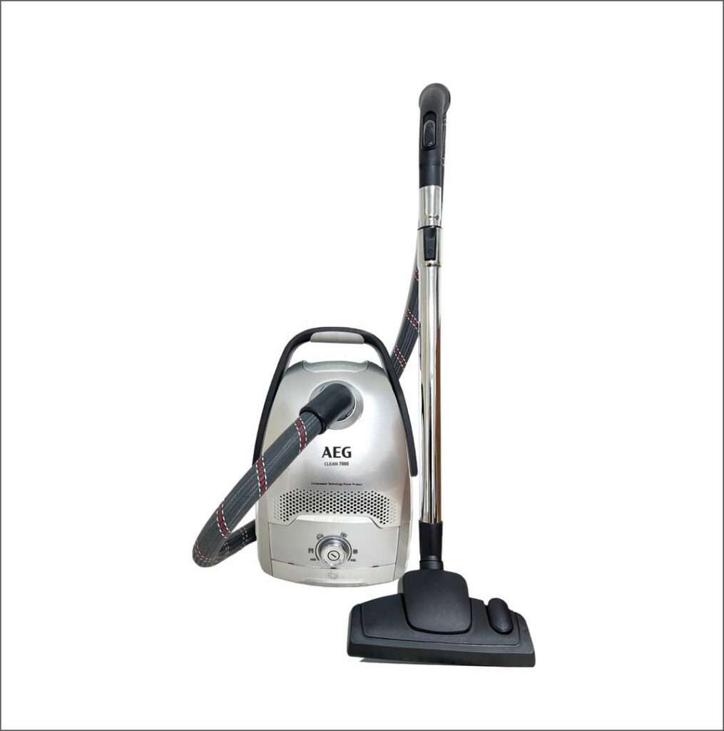جاروبرقی AEG مدل CLEAN 7000
